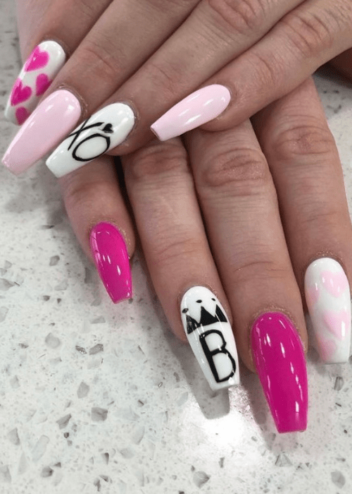 Beautiful Valentine’s day nail designs that you will want to try for yourself this year. #valentinesdaynails #valentinesdaynailsacrylic #nails #beauty #valentinesdaynailsacryliclong